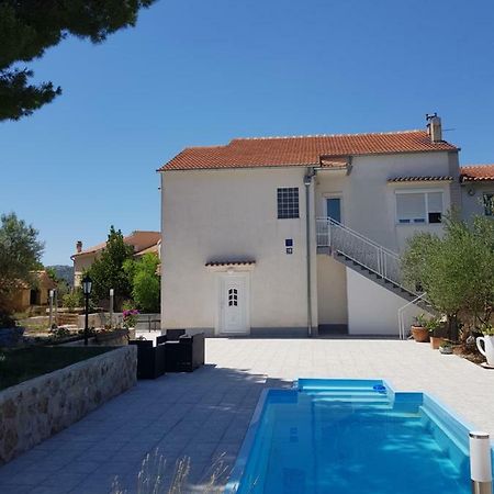 Holiday House "Villa Flora" Шибеник Екстер'єр фото