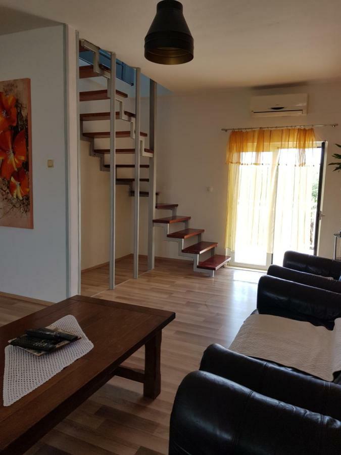 Holiday House "Villa Flora" Шибеник Екстер'єр фото