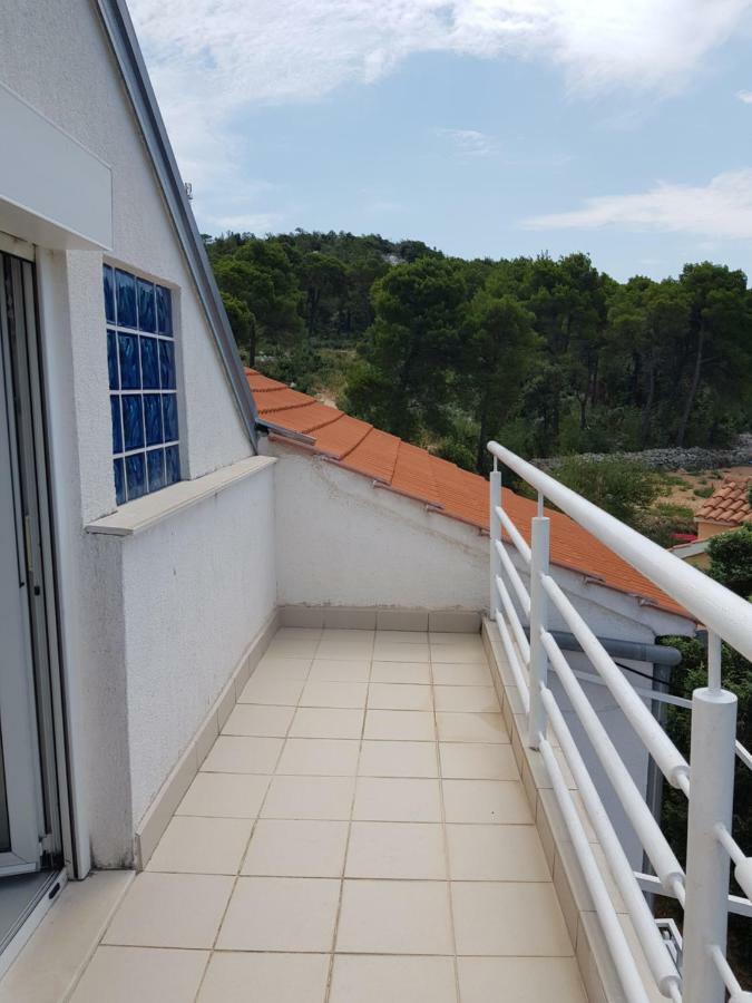 Holiday House "Villa Flora" Шибеник Екстер'єр фото