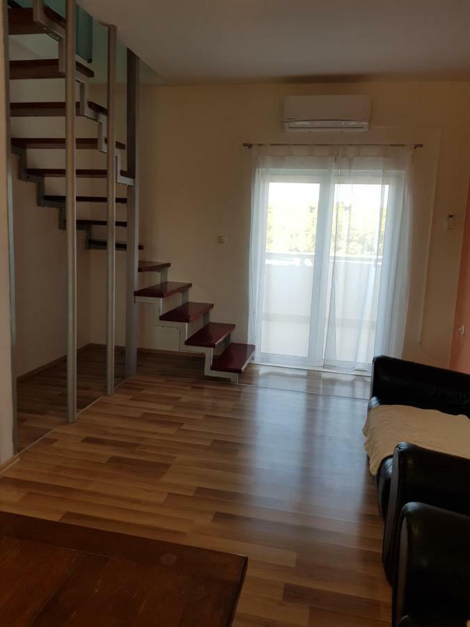 Holiday House "Villa Flora" Шибеник Екстер'єр фото